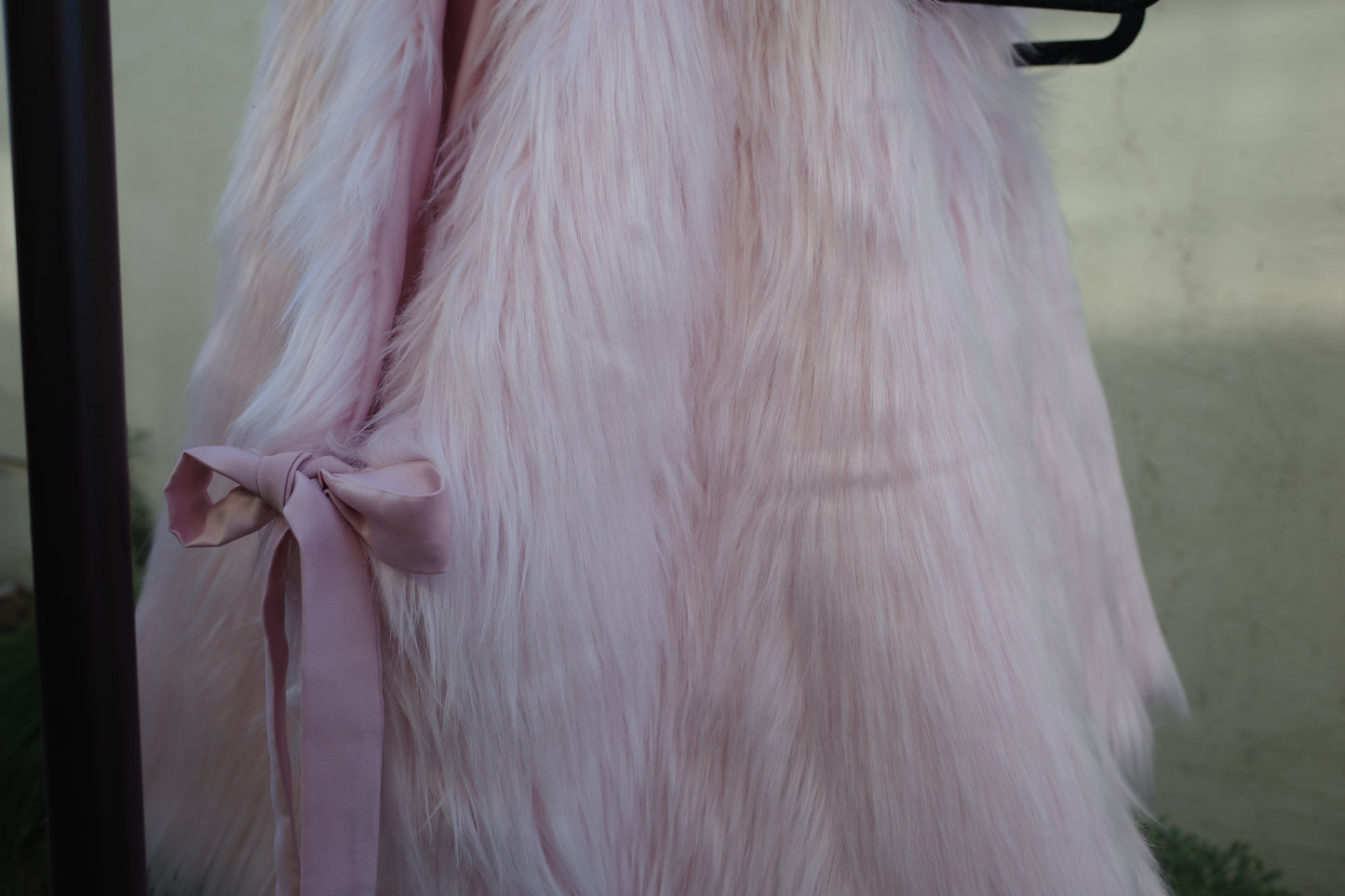 Carryall Fur Tote- Blush